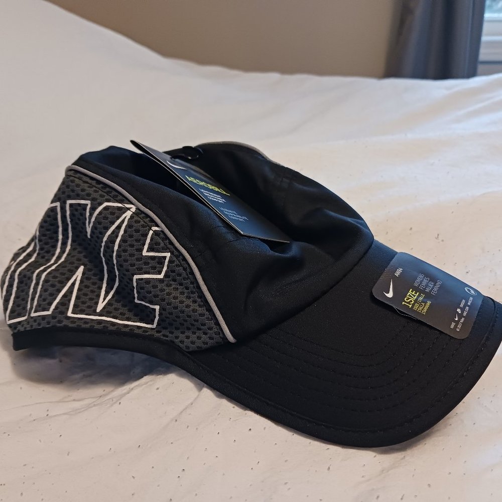 Womens Nike hat